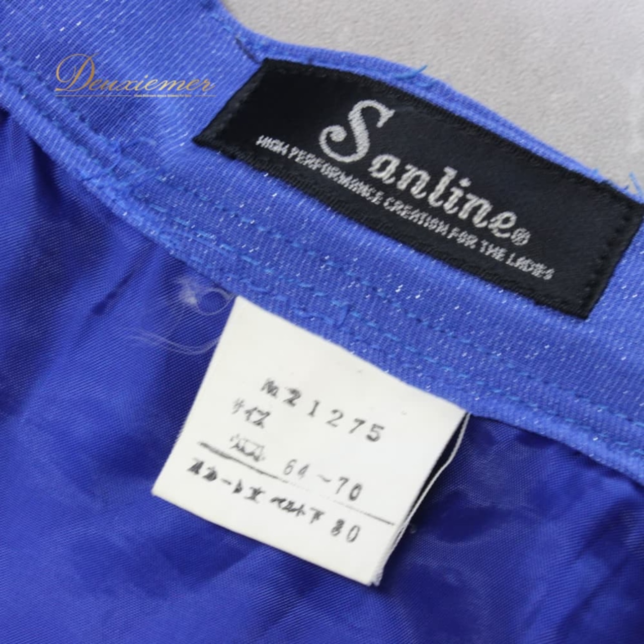 社交ダンス 衣装 Sanline サンリーヌ スカート レッスンウェア ブルー系 スタンダード 練習着 練習用 無地 シンプル キラキラ 上品 エレガント きれいめ 気品 かわいい 大人っぽい 華やか レディース オールシーズン ソシアルダンス 競技ダンス ボールルームダンス 日本製 ブランド スカート単品 フレアスカート 無地スカート 練習用衣装 レッスン着 競技用 ドレス パーティー 発表会 青系 きらきら すっきり 大人可愛い フィット感 体型カバー シンプル綺麗 ウエスト調整 スタンダード用