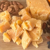 ベルギー産 グラスフェッド ゴーダチーズ 36ヶ月熟成(かち割り)200g Belgian Grassfed Aged Gouda Cheese 36-Month Maturation / Crumble Cut