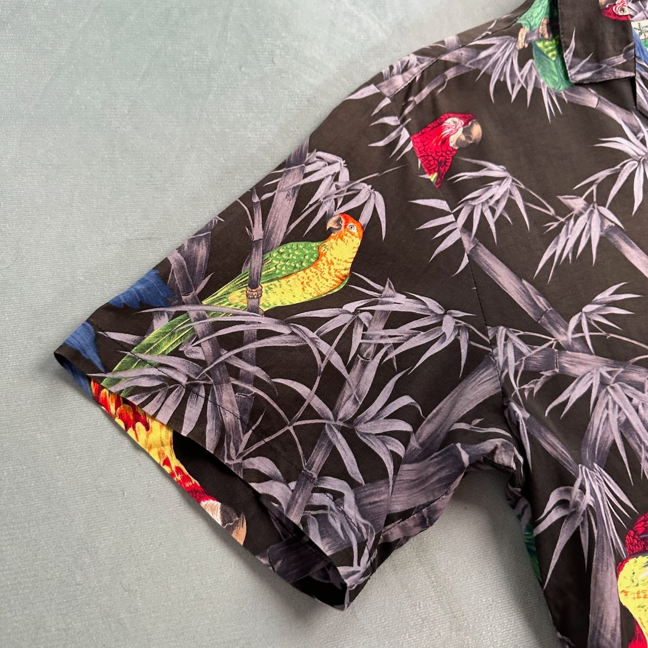 90s ハワイ製 インコ 鳥 アロハシャツ 半袖シャツ 黒 M 古着 | RUFFY