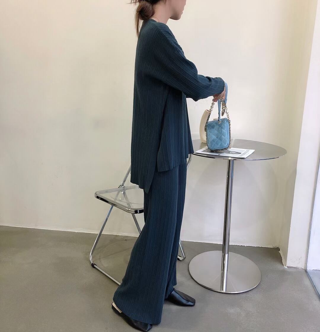 スリット入りプルオーバー&ワイドパンツ ニットセットアップ AJ1050-9052