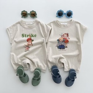 【BABY】韓国風　strike半袖ロンパース
