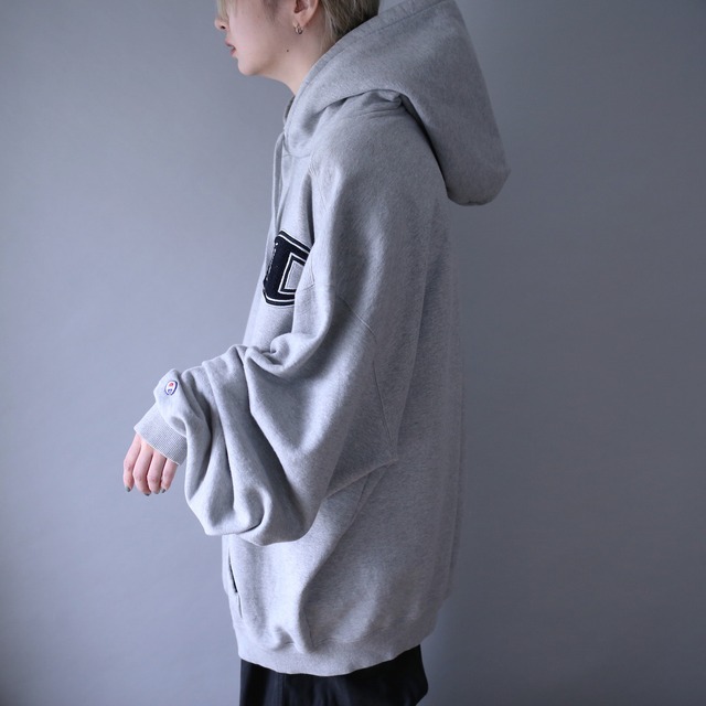 "Champion" light gray color super over silhouette sweat parka