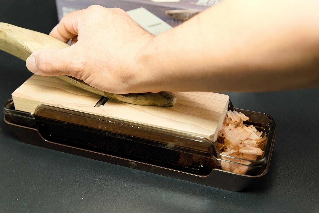 鰹節擦り器 鰹ぶし削り器 KHS (カバー付) | カネサ鰹節商店