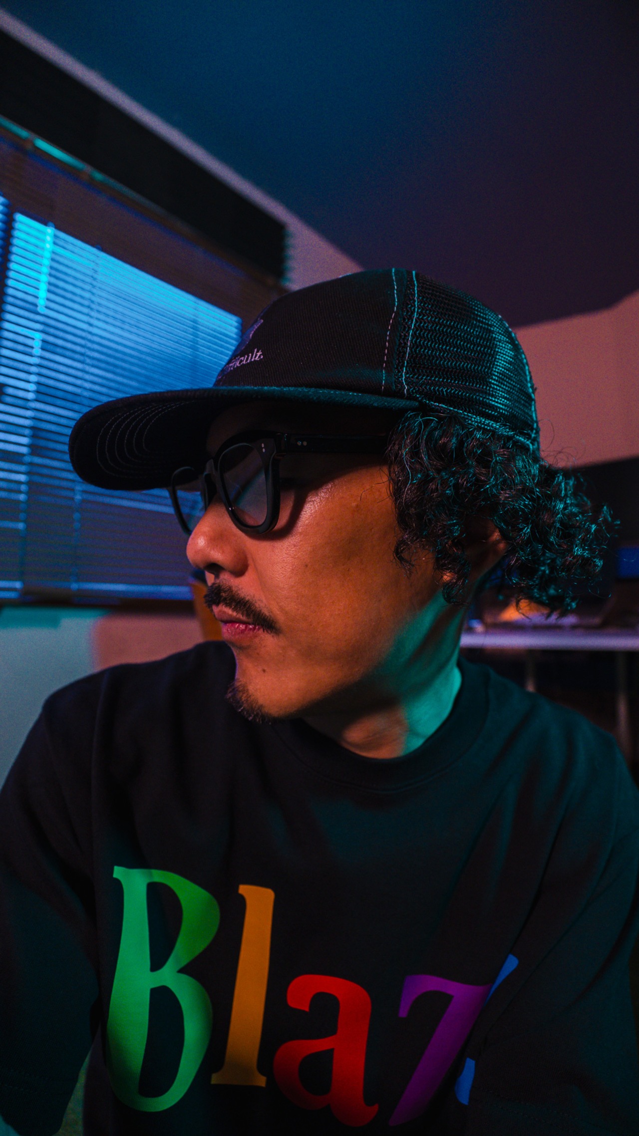 Apple in Smoke Loose Fit T-Shirt [BLACK]