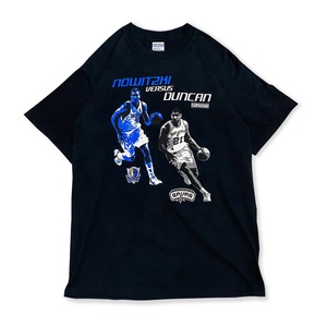 ダーク・ノビツキー VS ティム・ダンカン プリント Tシャツ