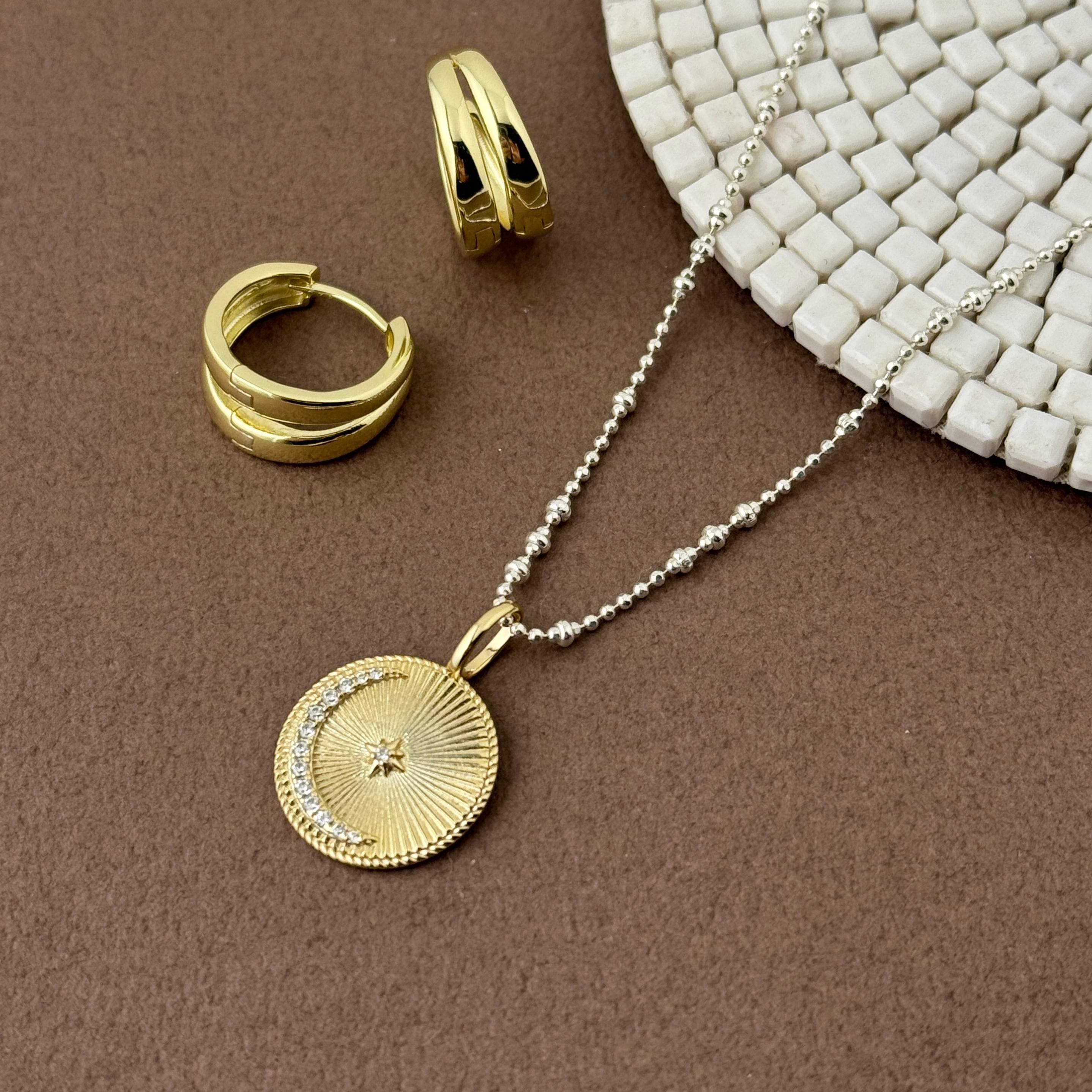 Gold Coating 三日月と1番星のコインネックレス 月星 | 【公式通販