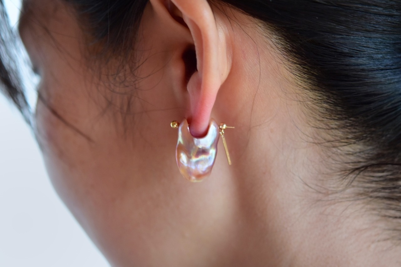 【monaka】 Freshwater baroque pearl earrings - 淡水パロックパール
