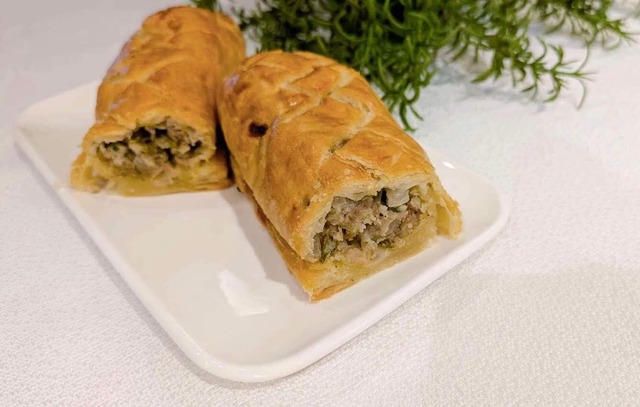 ソーセージロール /  Sausage Roll