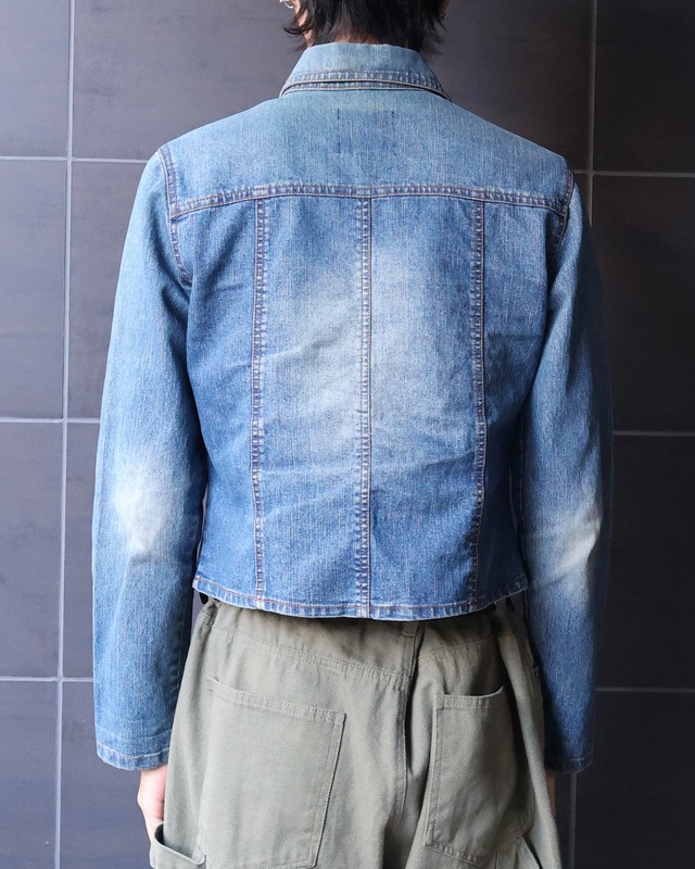 Short length zip-up denim jacket