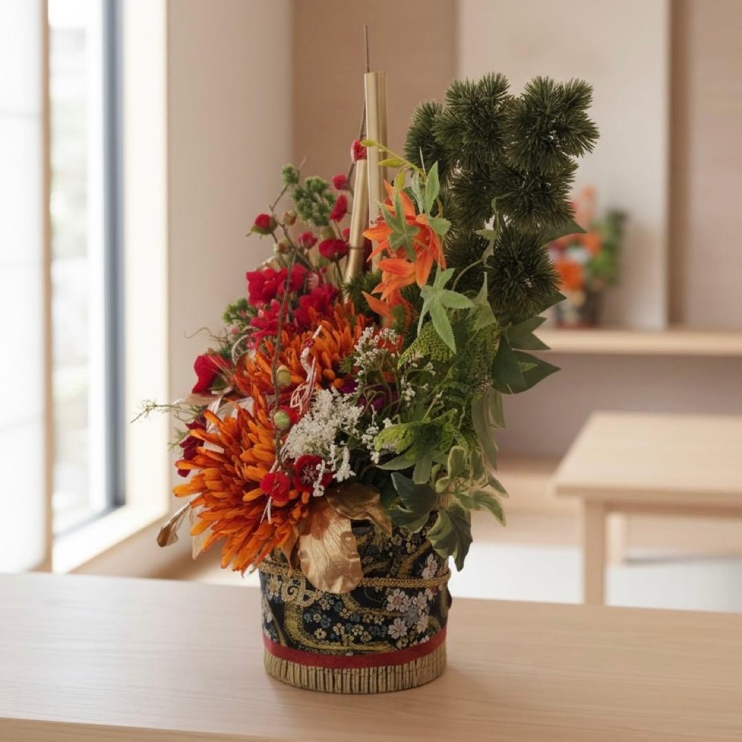 豪華帯締めの迎春門松 Lサイズ｜舞う鶴と咲き誇る菊の正月アレンジ