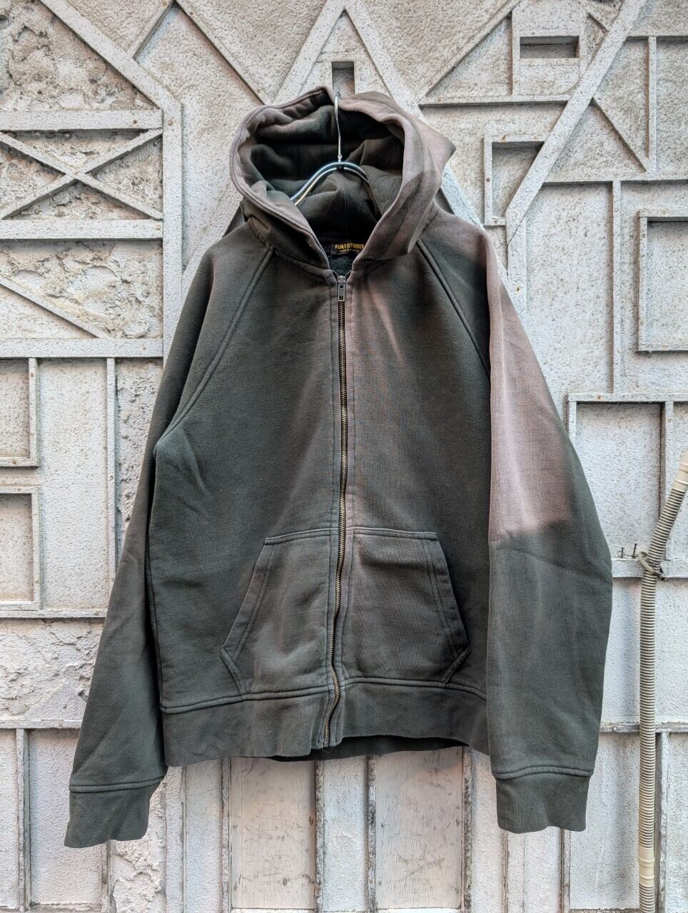 "FLINT AND TINDER" zip up sun fade hoodie / made in USA