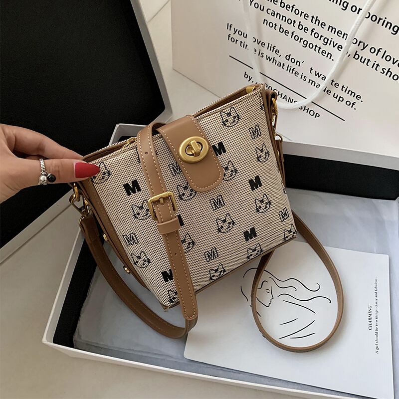 夏の小さなバッグレディースバッグ2020人気の新しいトレンディなファッションバケットバッグワイルドショルダーメッセンジャーバッグ Tiancai_Wing_Bag6151524