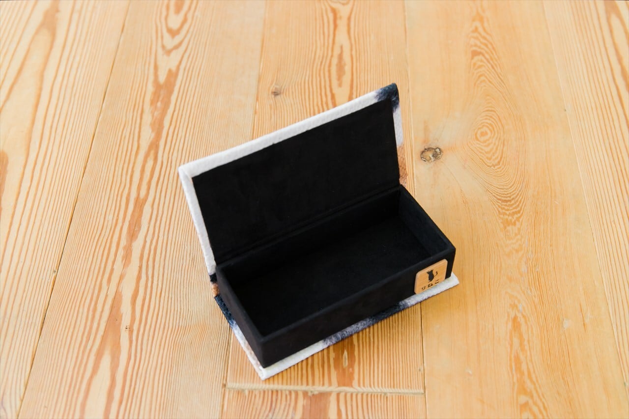 みけねこ、茶トラ柄が選べる りねこヒゲBOX | りねこオンライン