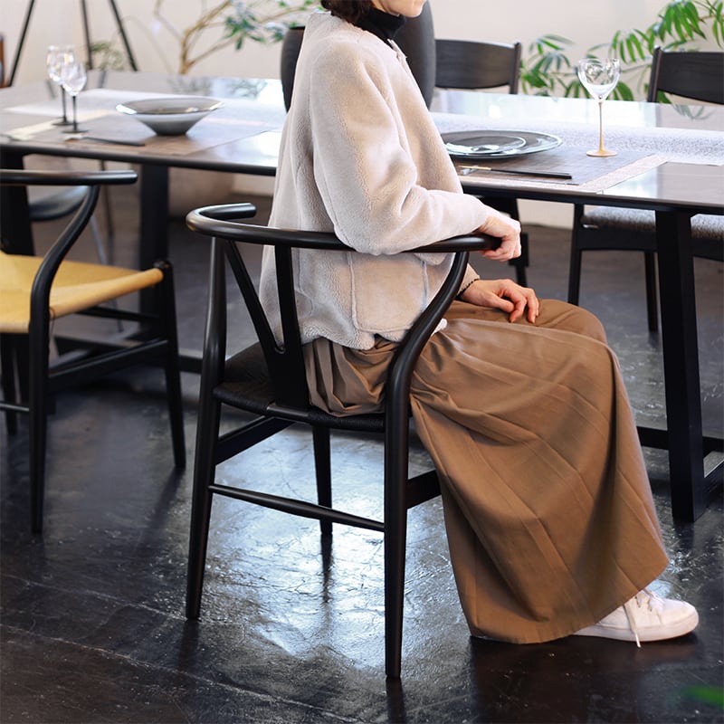 完売いたしました》限定生産 Yチェア CH24 ユーカリ・ブラック塗装