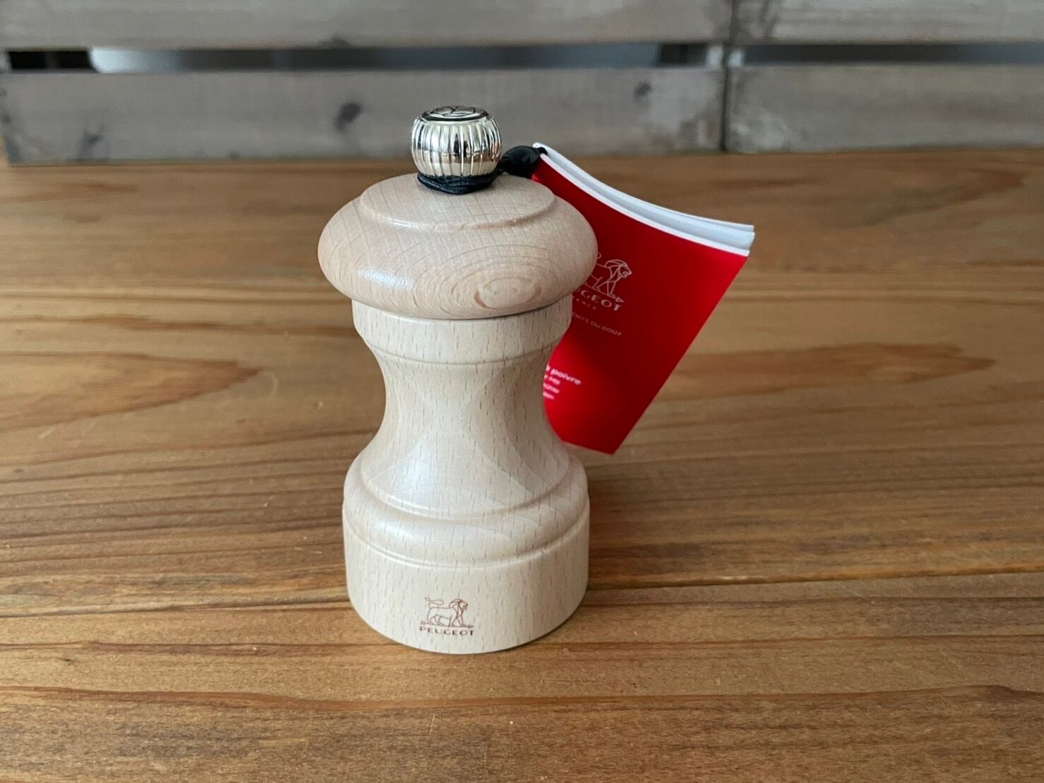 プジョー PEUGEOT ミル 胡椒 ペッパーミル 木製 粗さ調節 容量23g・18cm 手動 フランス製 パリアンティーク 30957 プジョー プジョー PEUGEOT 調味料入れ ペッパーミル ビストロ