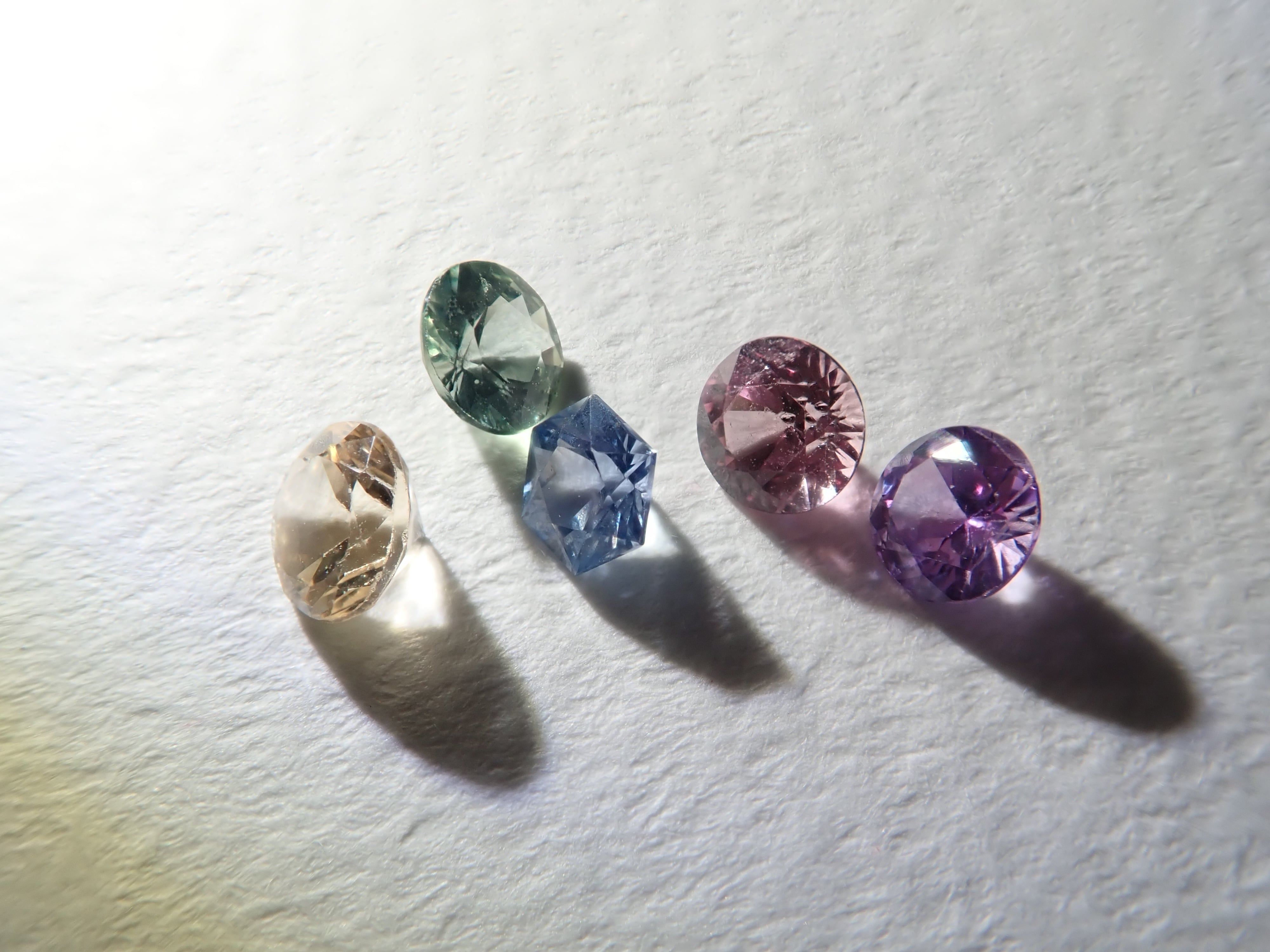 【新商品】マダガスカル産サファイア(5石セット) 1.101ct