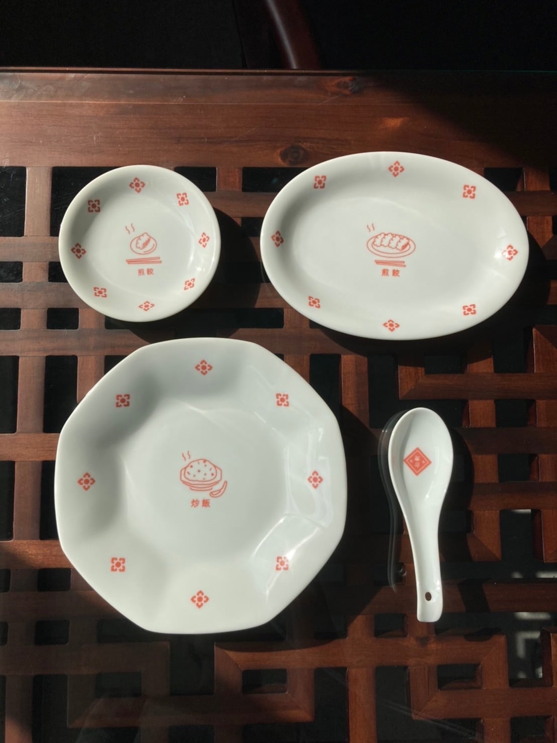 八角皿 台湾ネオン | 台湾茶藝館 狐月庵