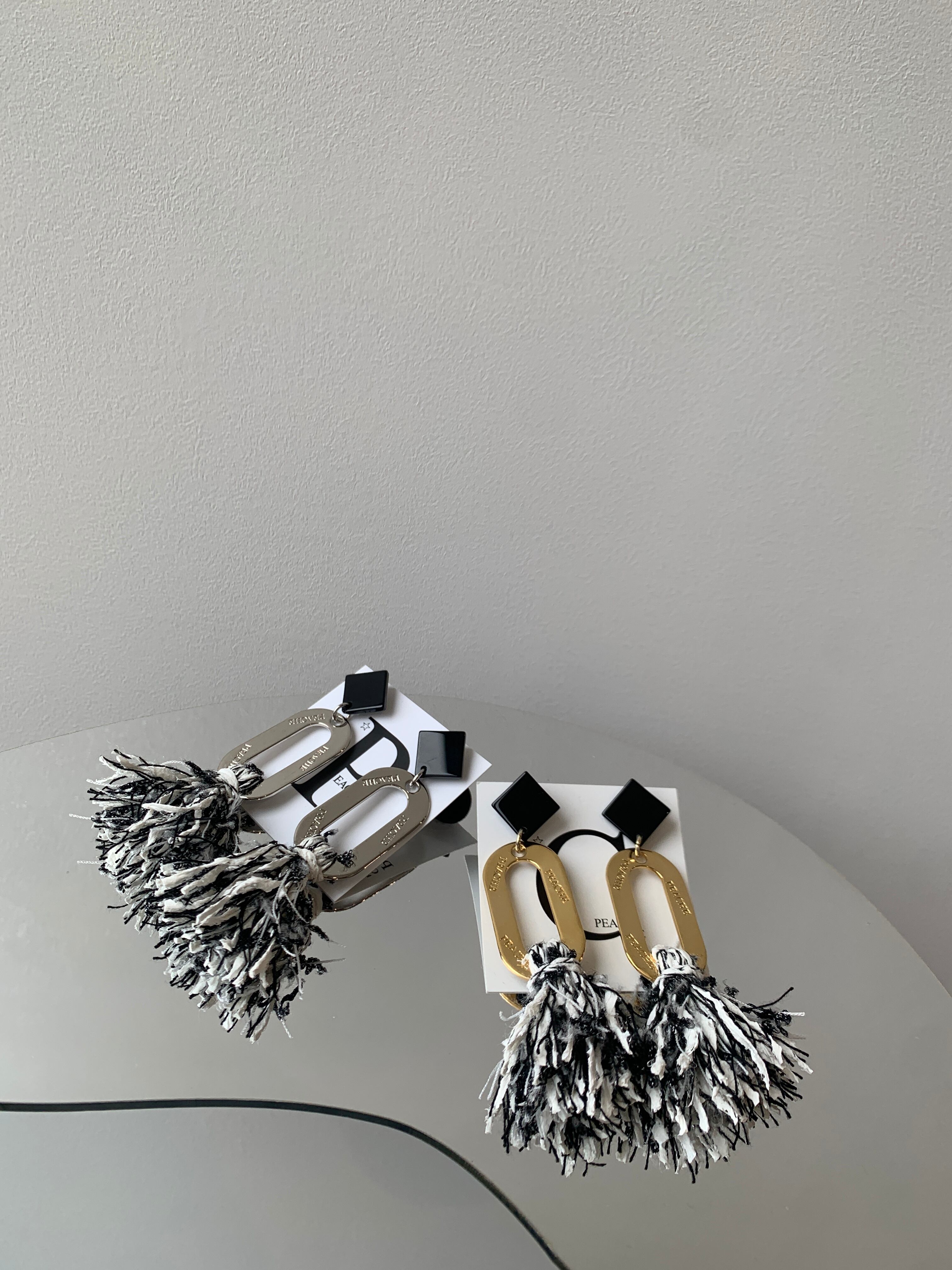 rhombus onyx monotone fringe