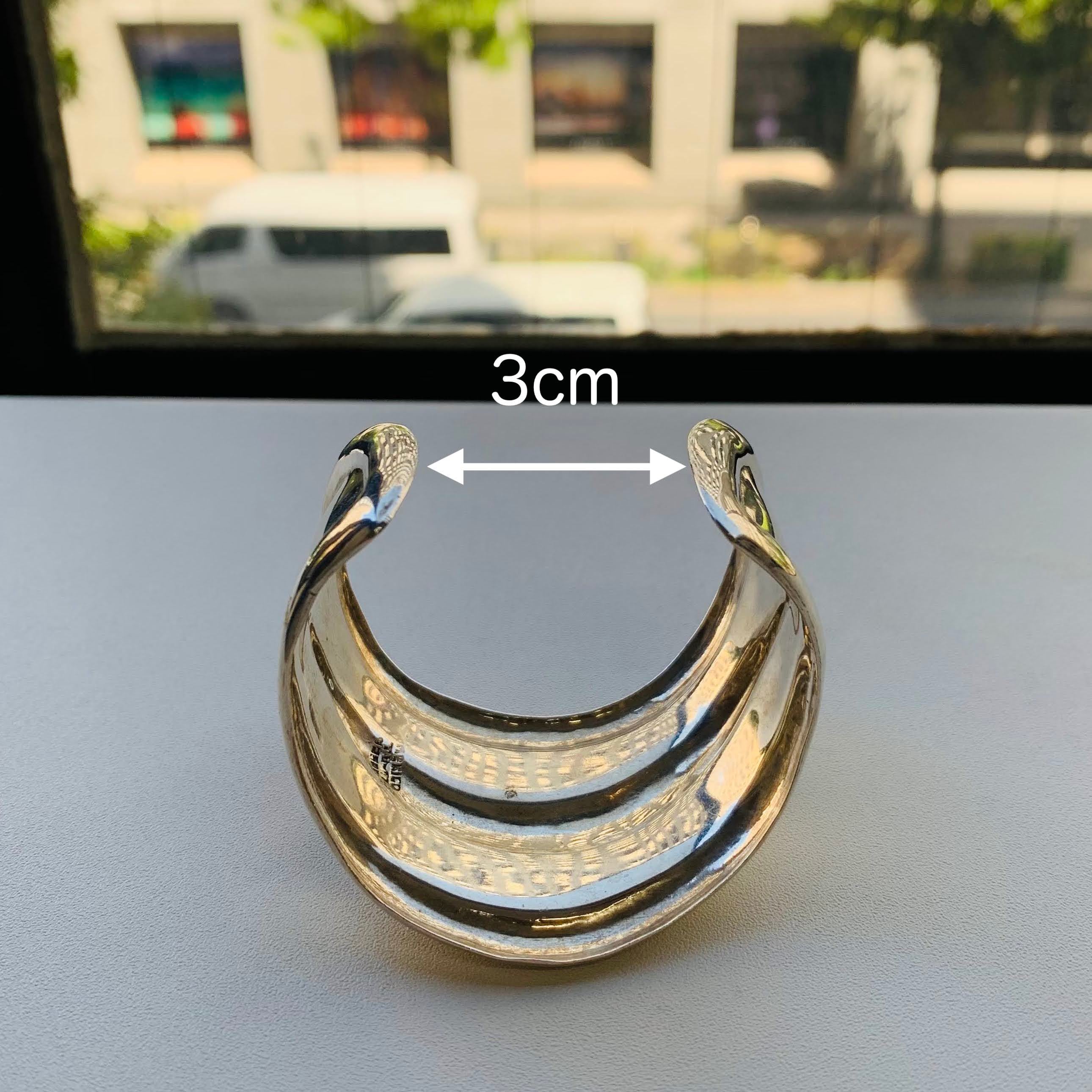 売り切れ必至! ティファニー ワイド シルバー バングル Mexico GK44