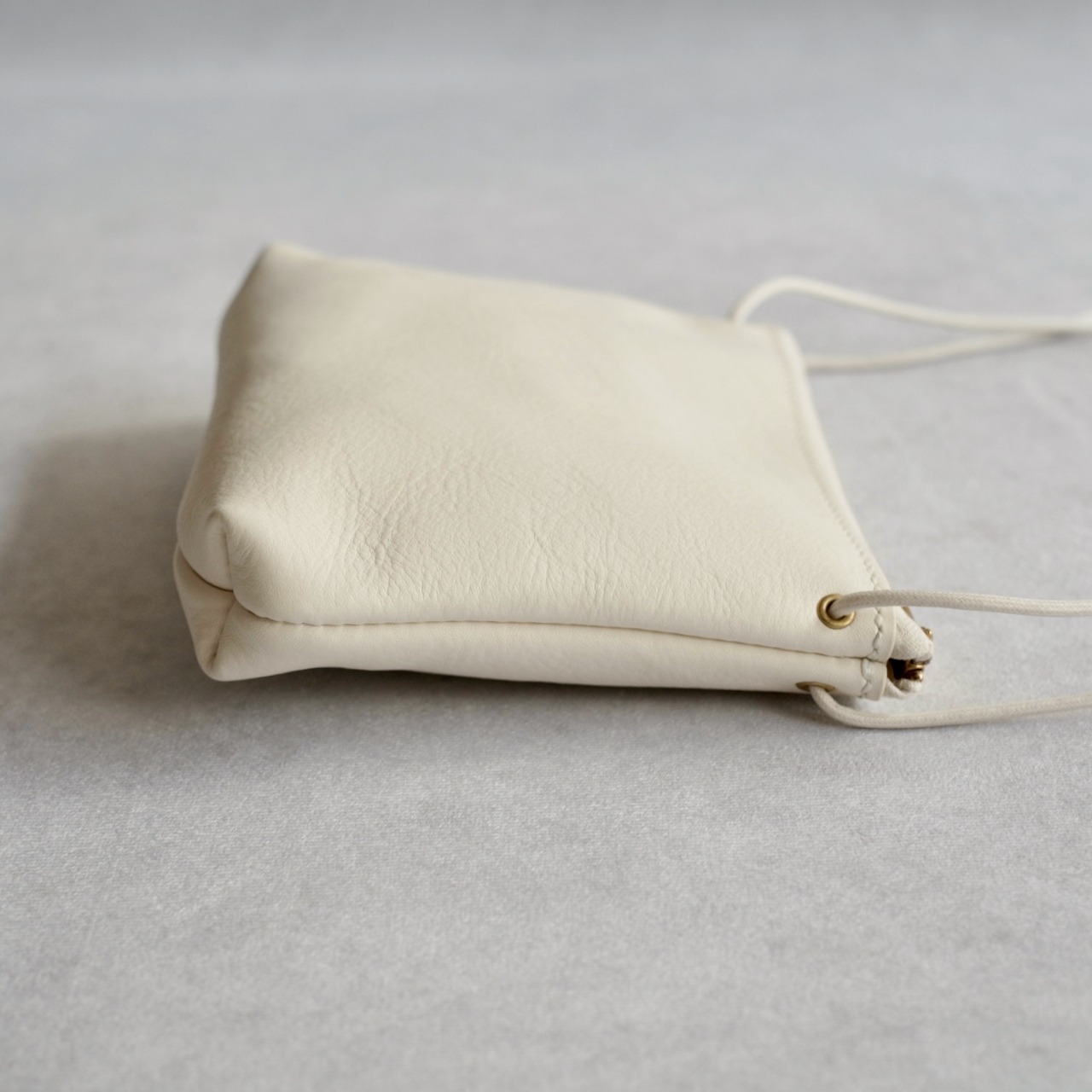 KN POCHETTE 18-01 WHITE