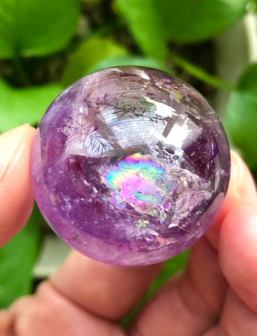 情報書き換えの虹を生む石