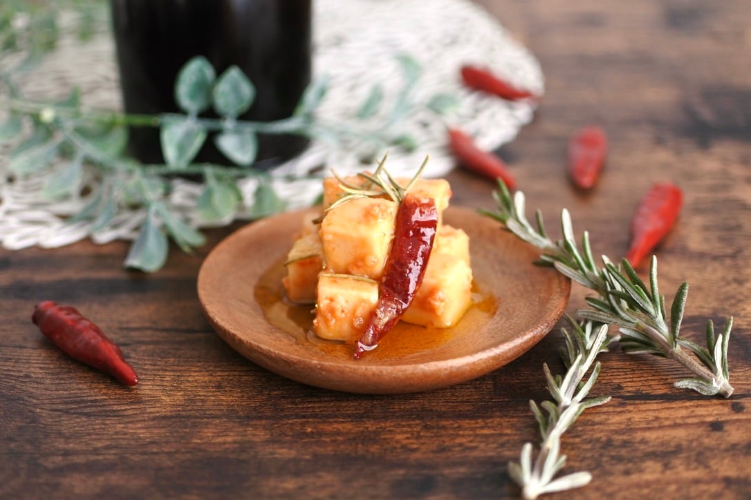 kamithure‼️　廃盤茶ボトルオイル　１リットル6本 天然100% セサミオイル 1000mlの卸・通販 | ビューティガレージ