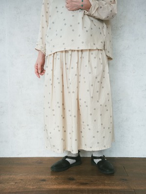 [NATURAL LAUNDRY]オンブルドットタックスカート