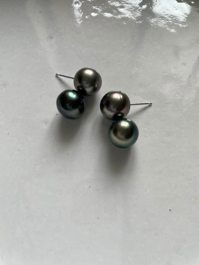 黒蝶南洋真珠ツインスタッドピアス　a