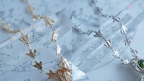 蜂さんデザインネックレス(dn3)（ゴールド・シルバー）