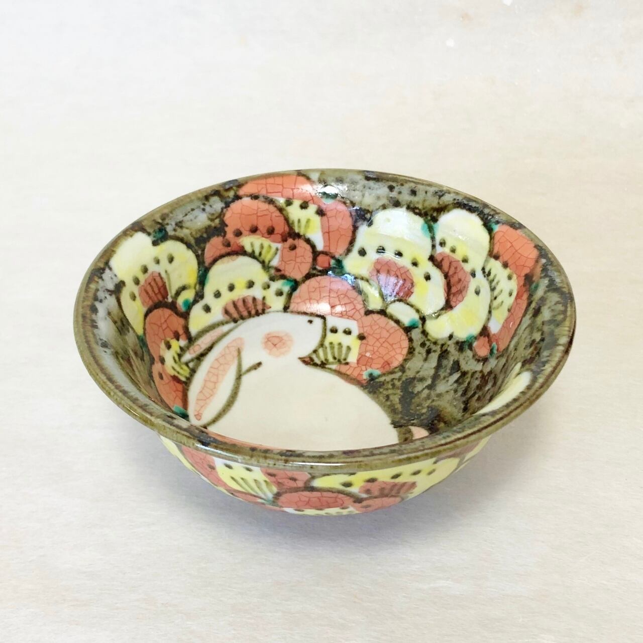 <赫三郎窯>色絵 花うさぎ 茶碗