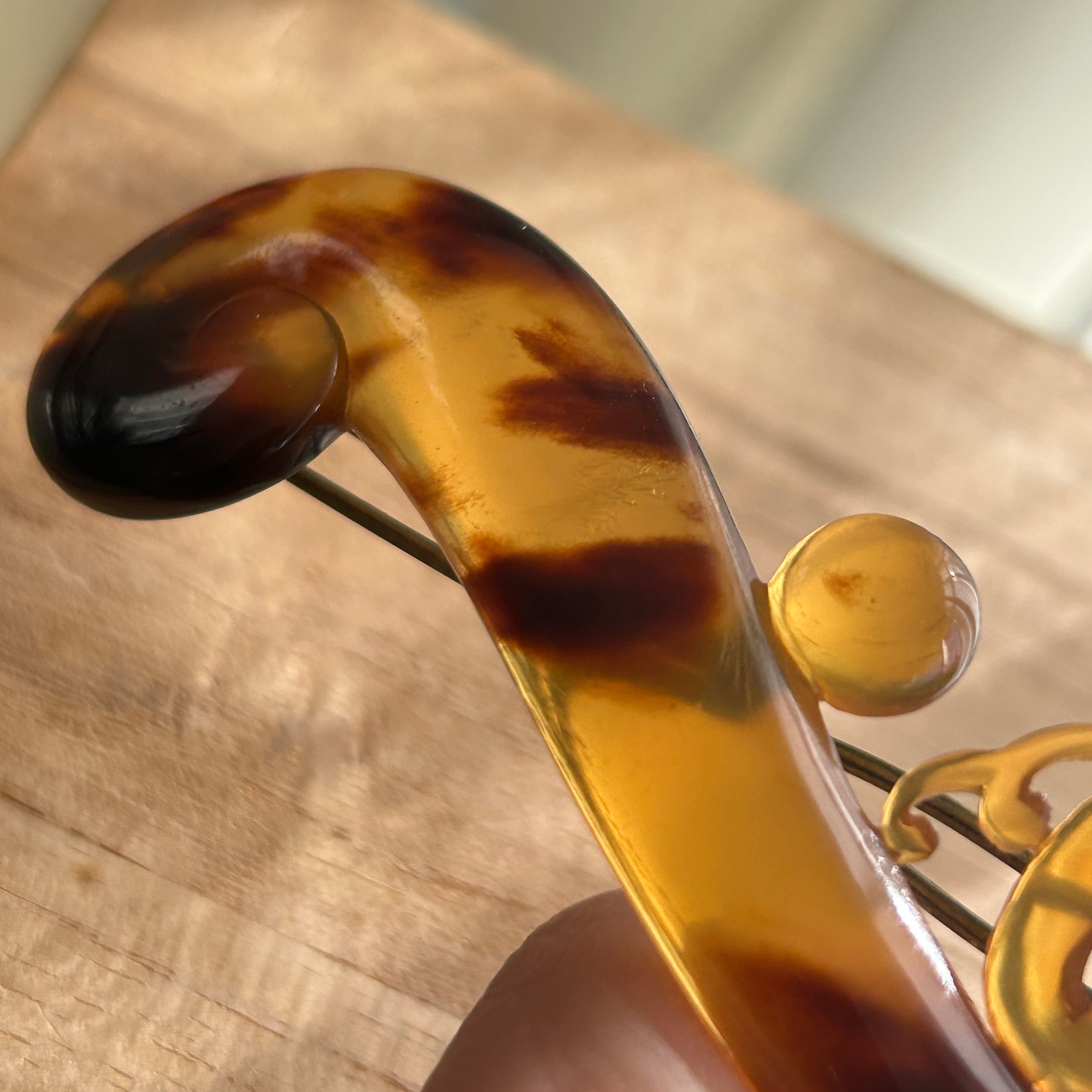 アンティーク　浪に飛沫しらたまの髪留め