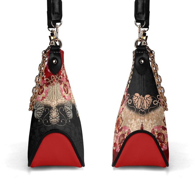 和紋様装飾　黒紅弐　和柄ヴィーガンレザーショルダーバッグ