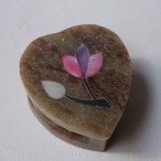 小さなハートのお花のケース