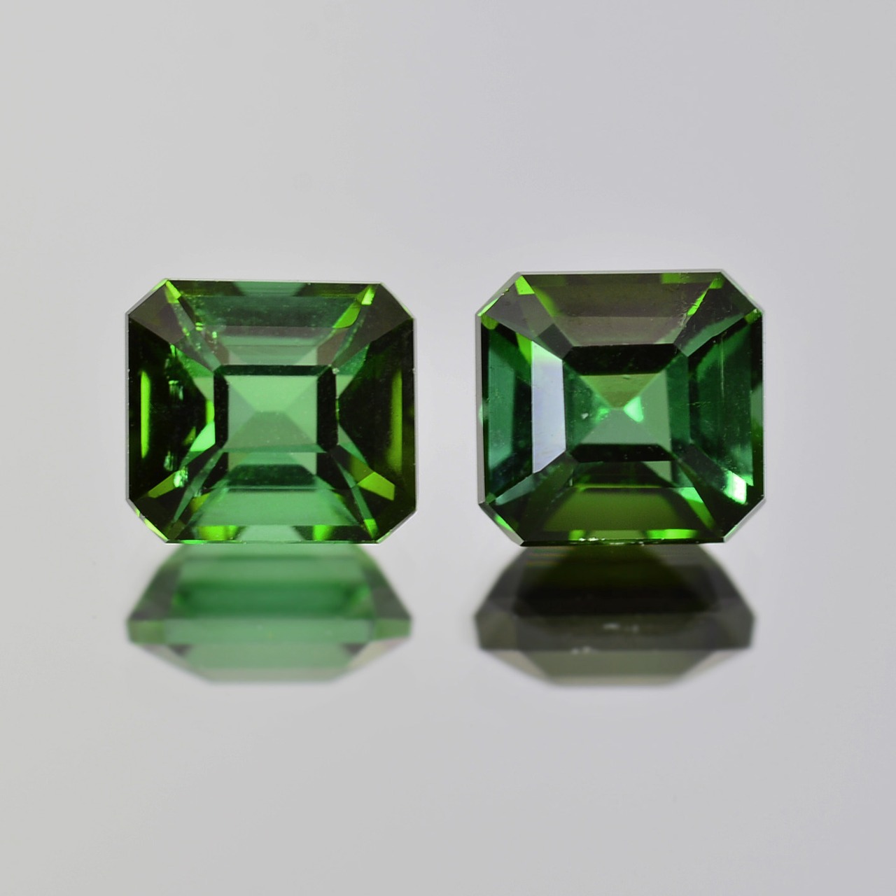 グリーン トルマリン 合計1.04ct ルース アッシャーカット