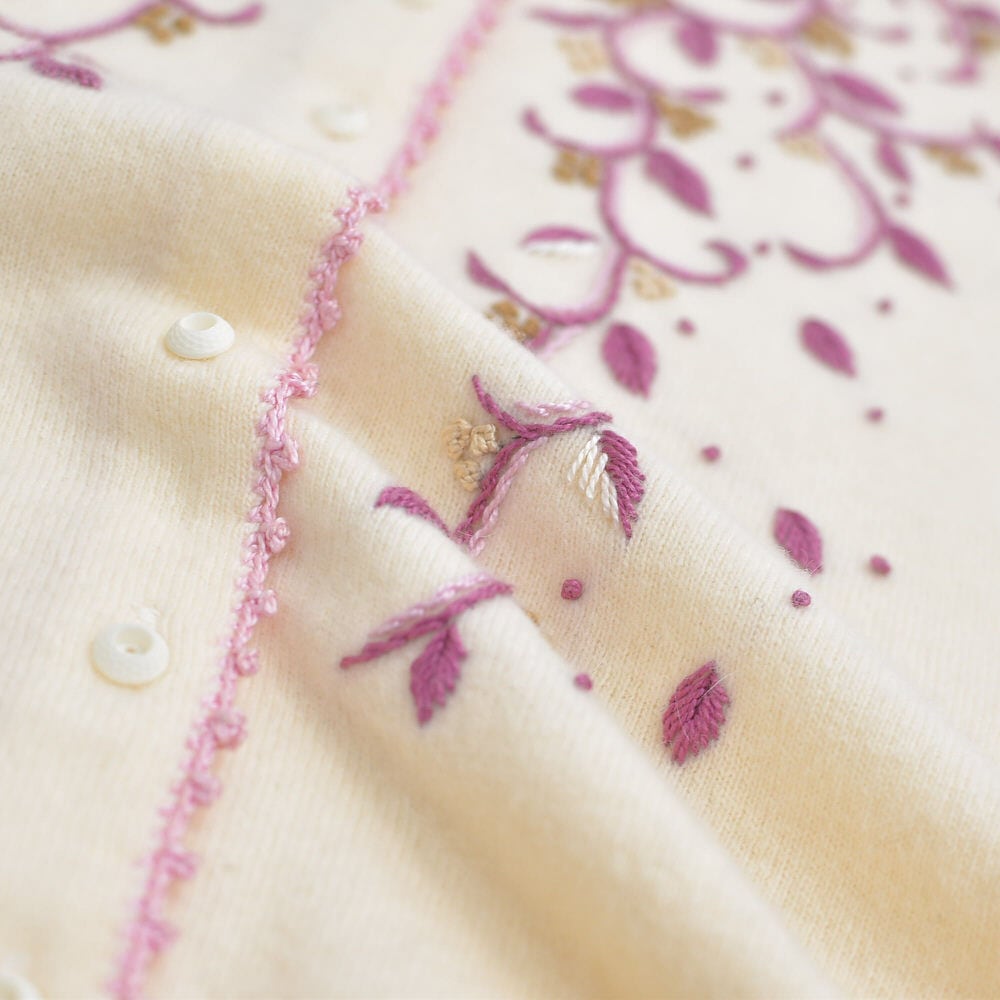 60～70s Embroidery designボタニカル フラワー刺繍 デザイン クロシェトリム ウールニットカーディガン アイボリー ピンク ヴィンテージ ビンテージ 古着 レディースXS相当 60～70s Embroidery designボタニカル フラワー刺繍 デザイン クロシェ