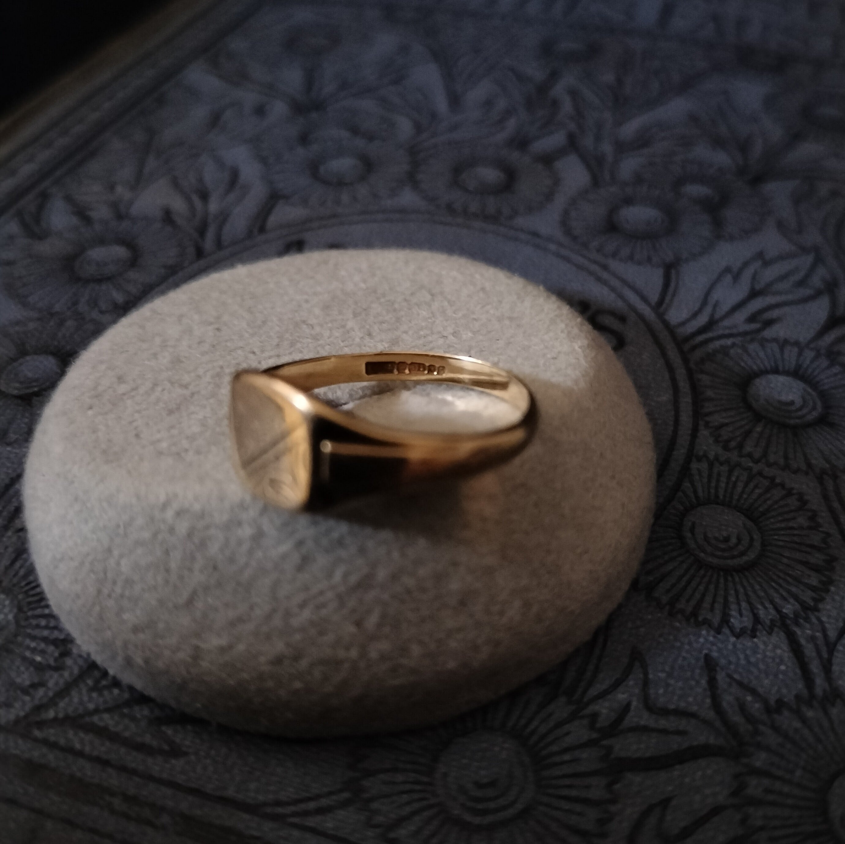 Antique 9ct Gold Signet Ring 1906年UK | Antico