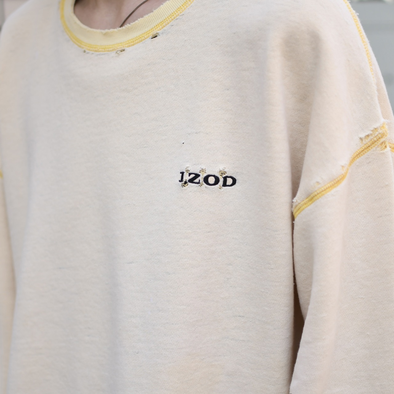 IZOD fade boro sweat yellow