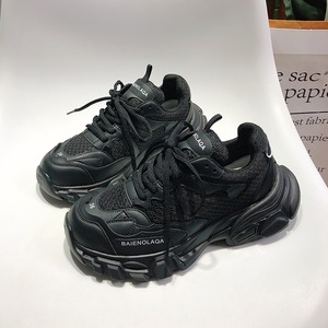 Thick soled running shoes <2colors>