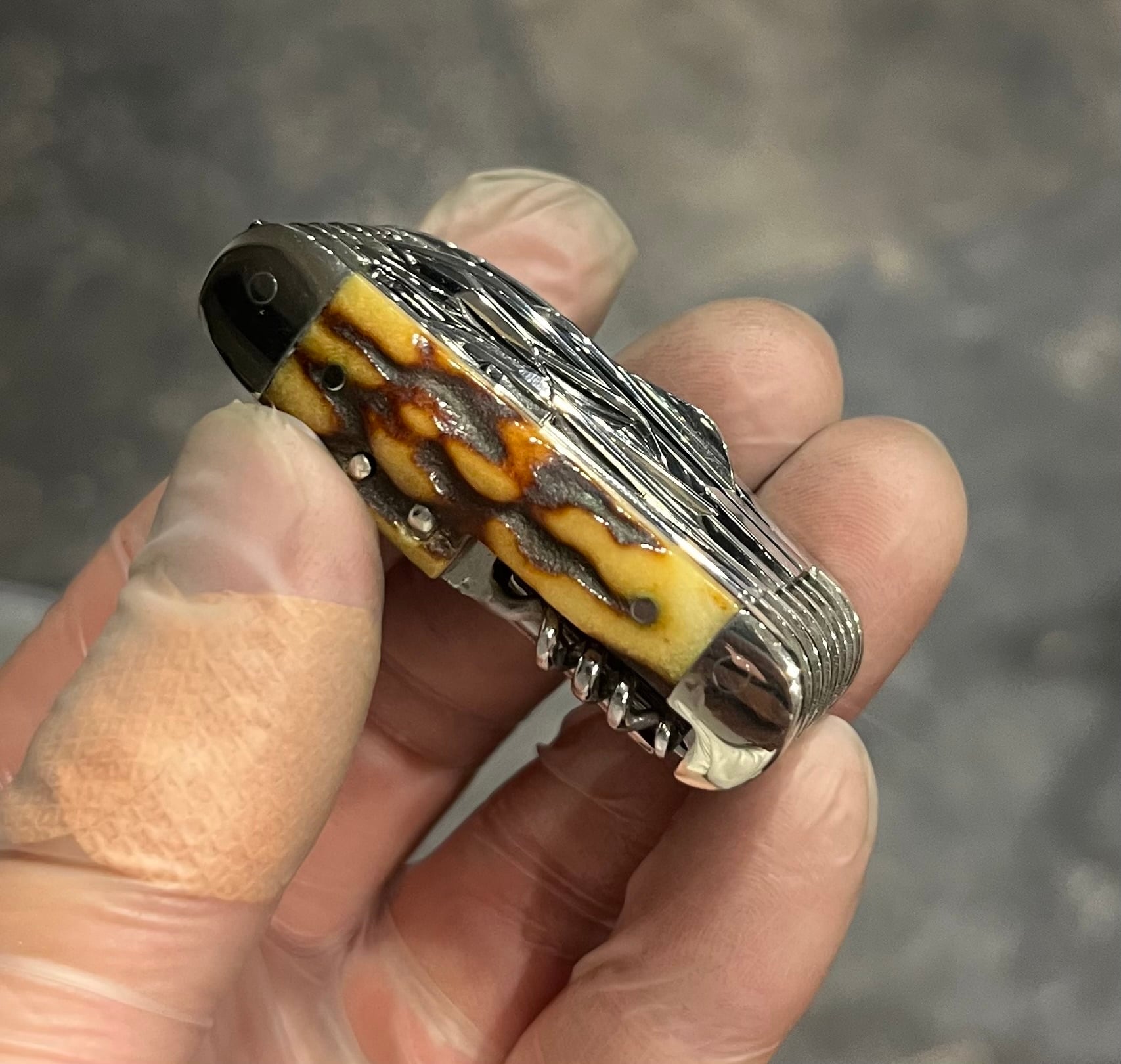 武藤玄功作 糸魚川翡翠 特大40mm勾玉 白色美石 | グローバルポケット