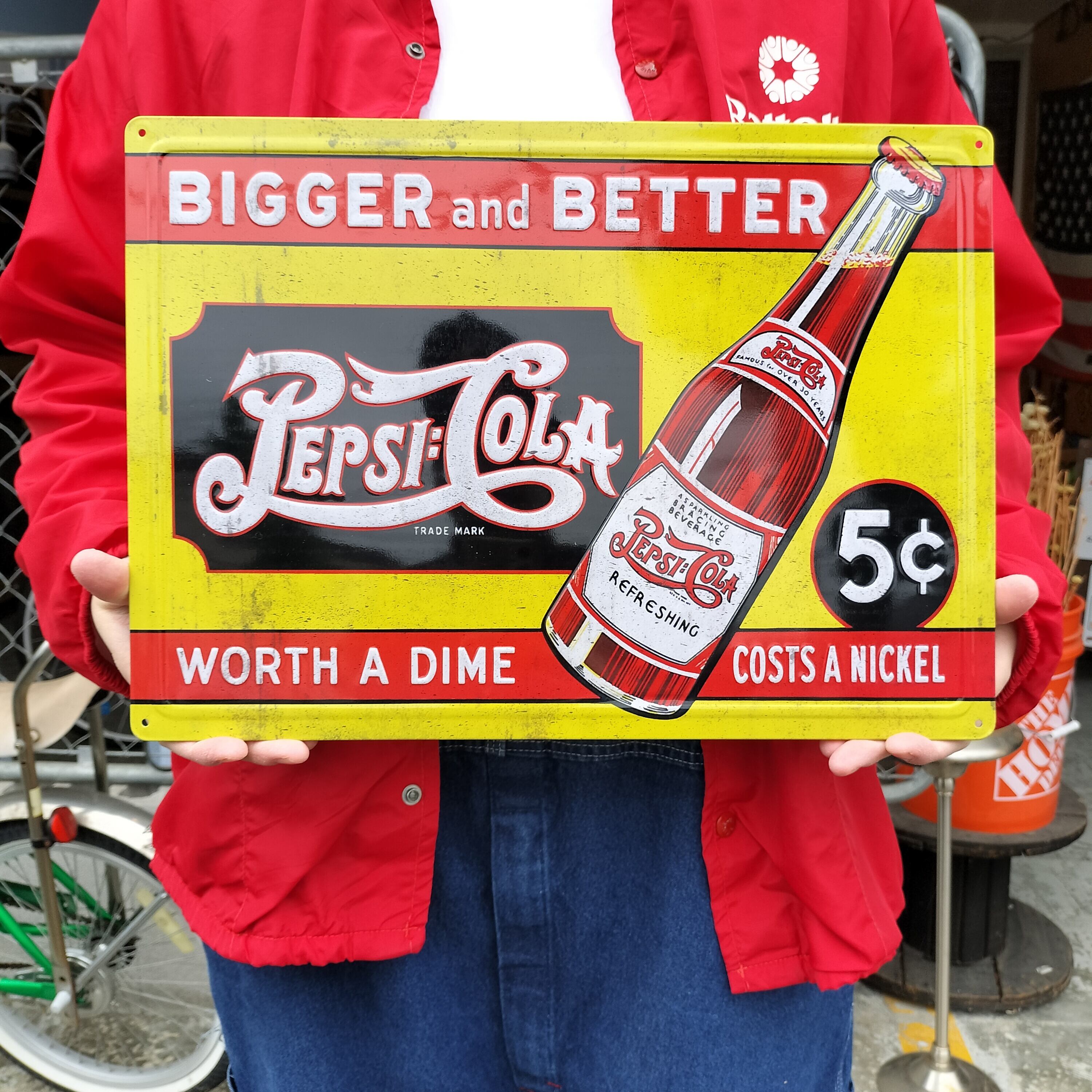 大きめサイズ エンボスサイン◇ペプシコーラ イエロー◇ブリキ看板