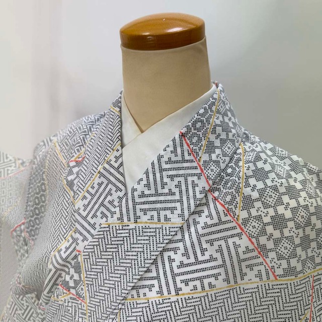 小紋 単衣 洗える着物 裄62cm 身丈154cm 花柄 お洒落着 普段着 ポリエステル 白 美品 S サイズ 4622