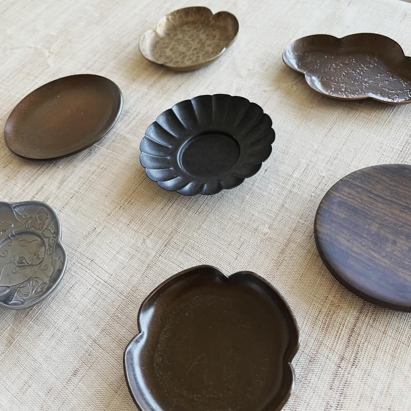 茶托 木製 ダークブラウン(木目) 丸 | 茶海堂 Chakaido