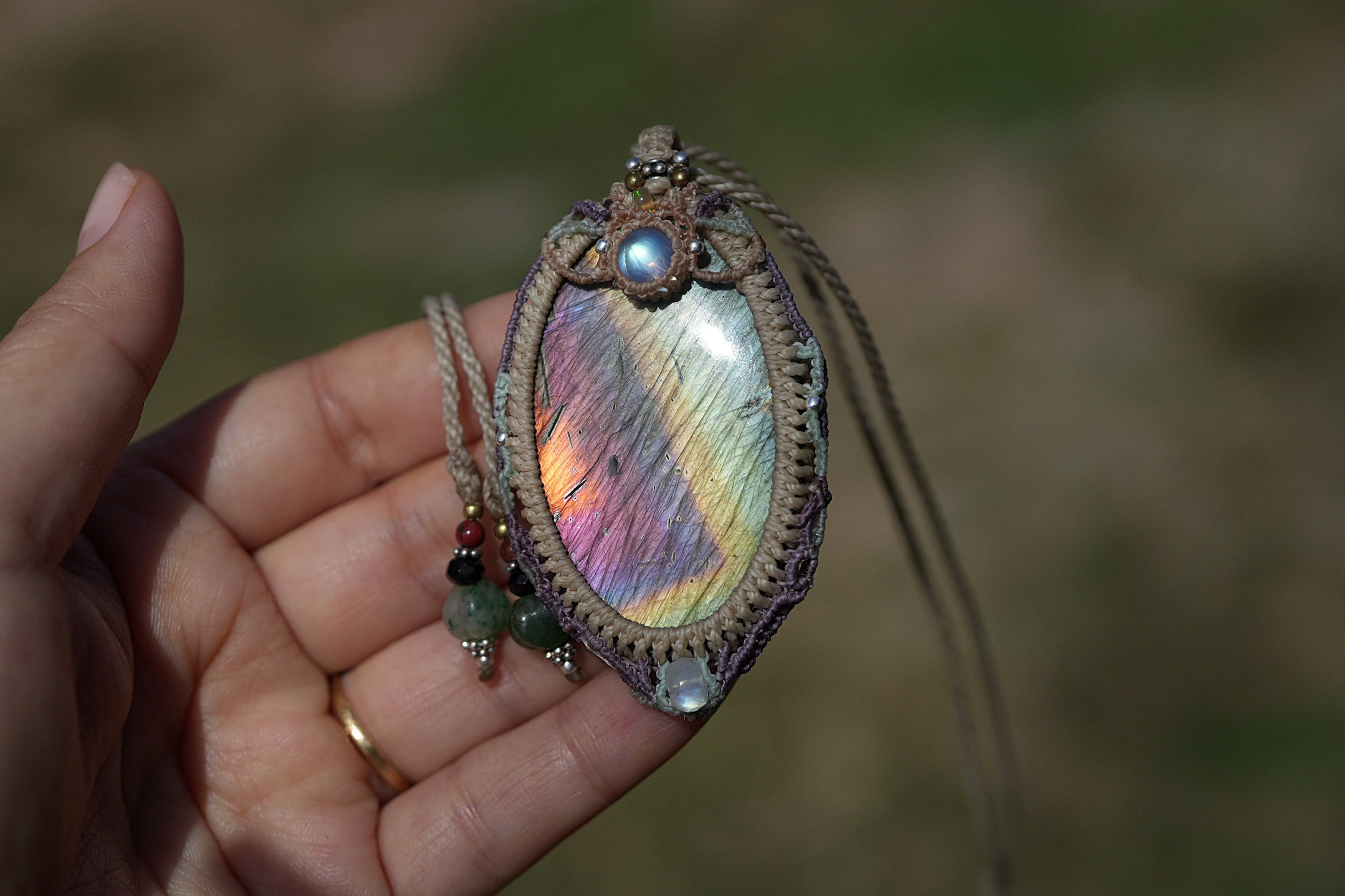 マルチカラー高品質★ラブラドライト マクラメネックレス 1885