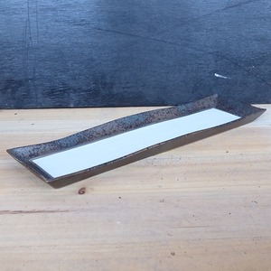 【アウトレット】有田焼　波型茶吹白マット内白銀帯長皿【６】