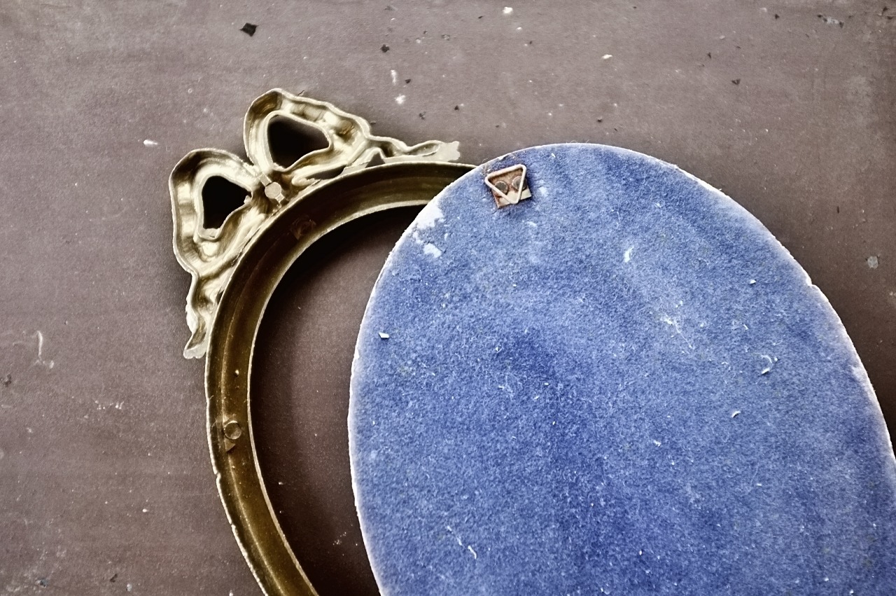 フランス 29c 金のリボンと金の葉とオーバルの額縁 ルイ１６世様式 アンティーク