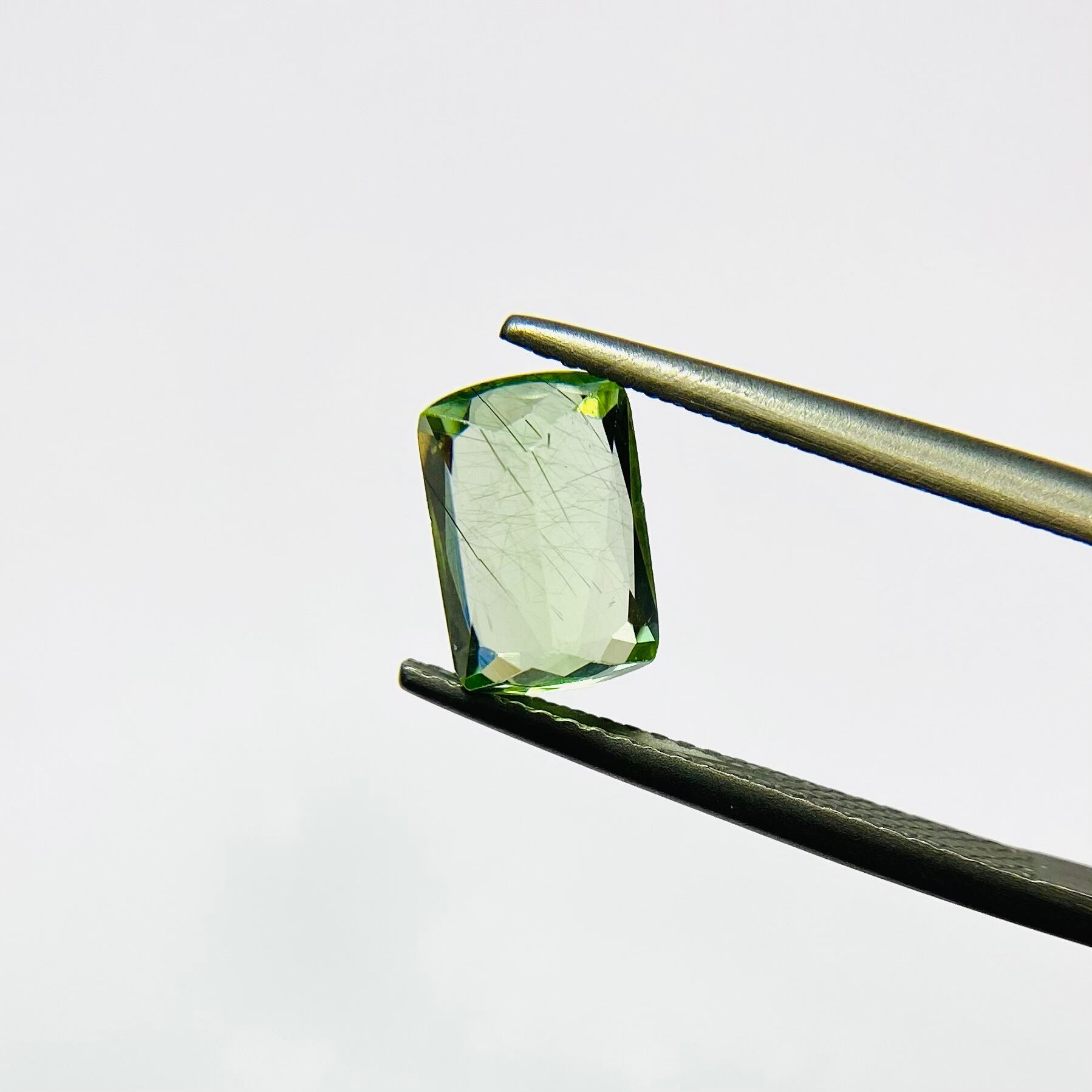 なんか入ってるよ、ペリドット