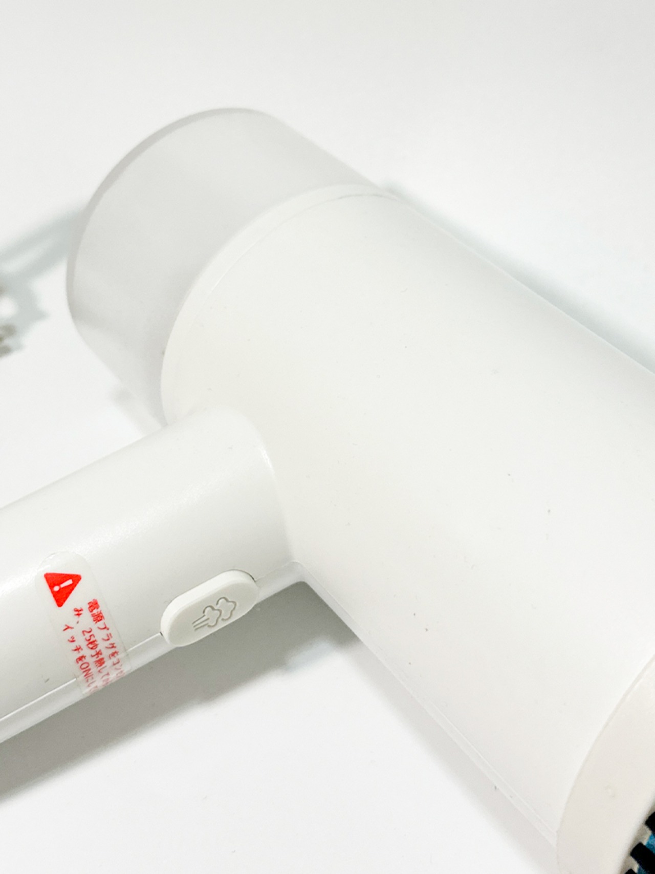 PAIPU スチームアイロン 小型 軽量 コード式 200ml大容量 立ち上がり15?20秒