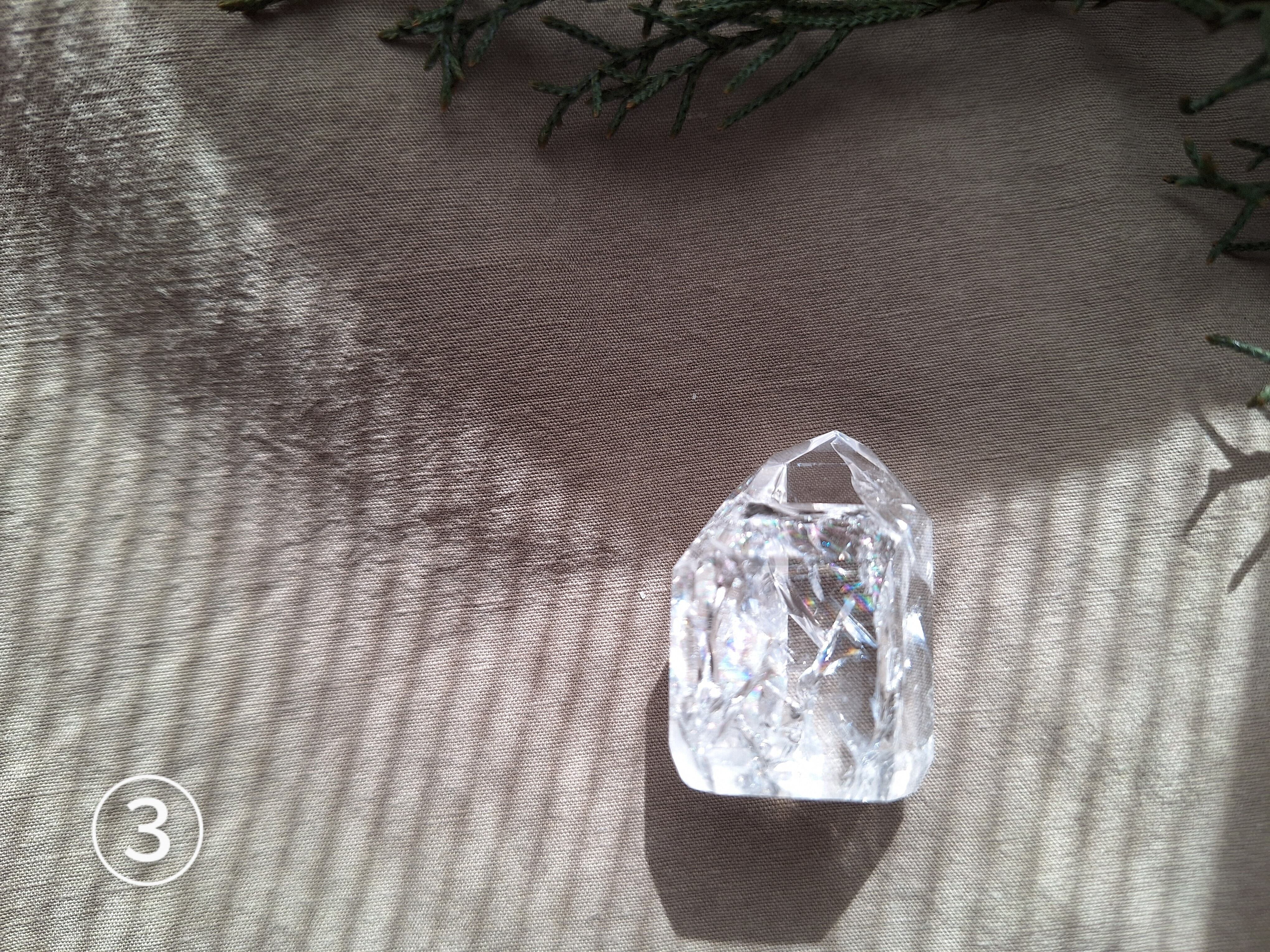 レインボークラック 水晶ポイント （20 ～30 g） | Pay ID