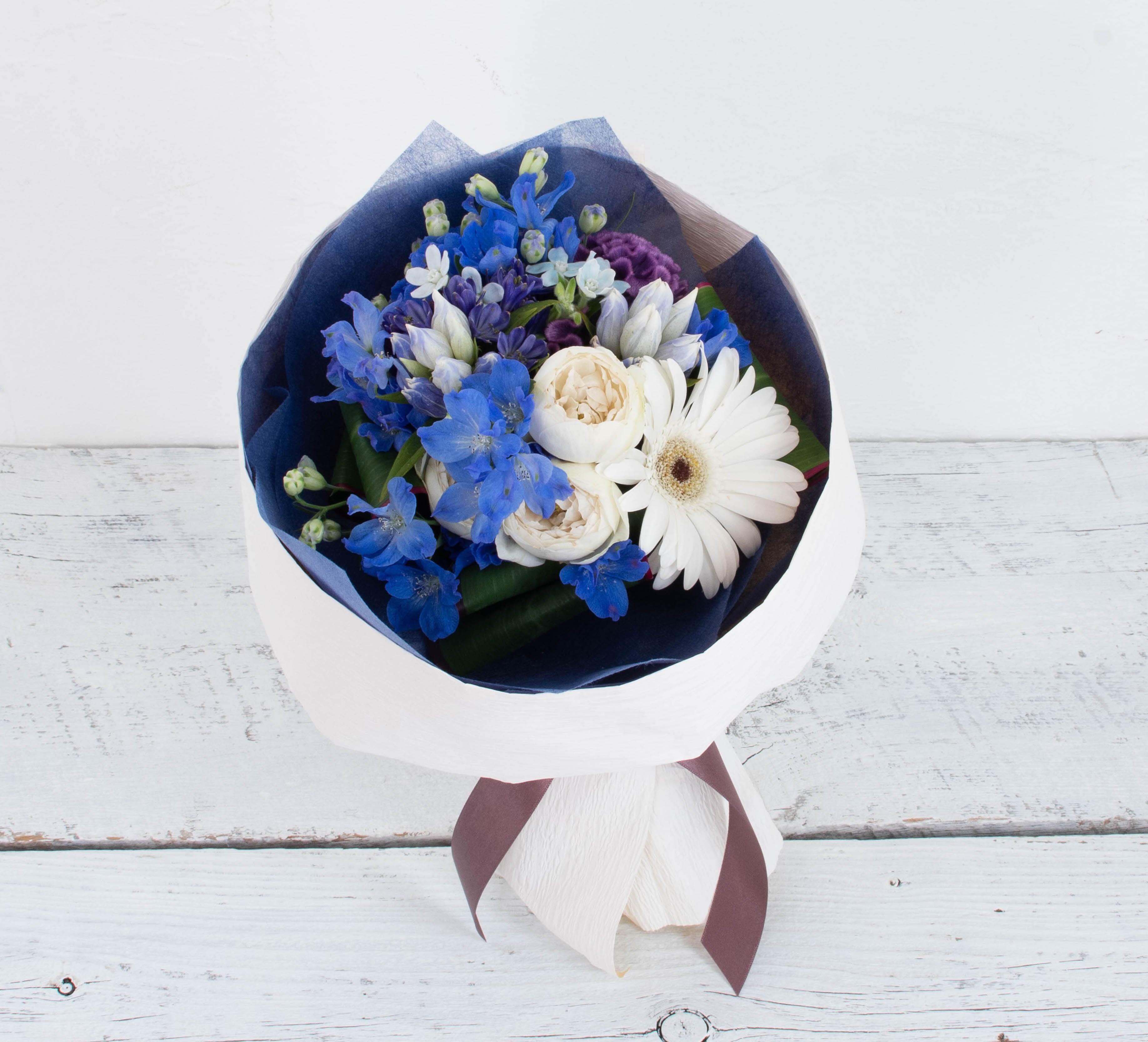 花束「ブルー・パープル 旬の花でおまかせブーケ」Sサイズ 青系 紫系