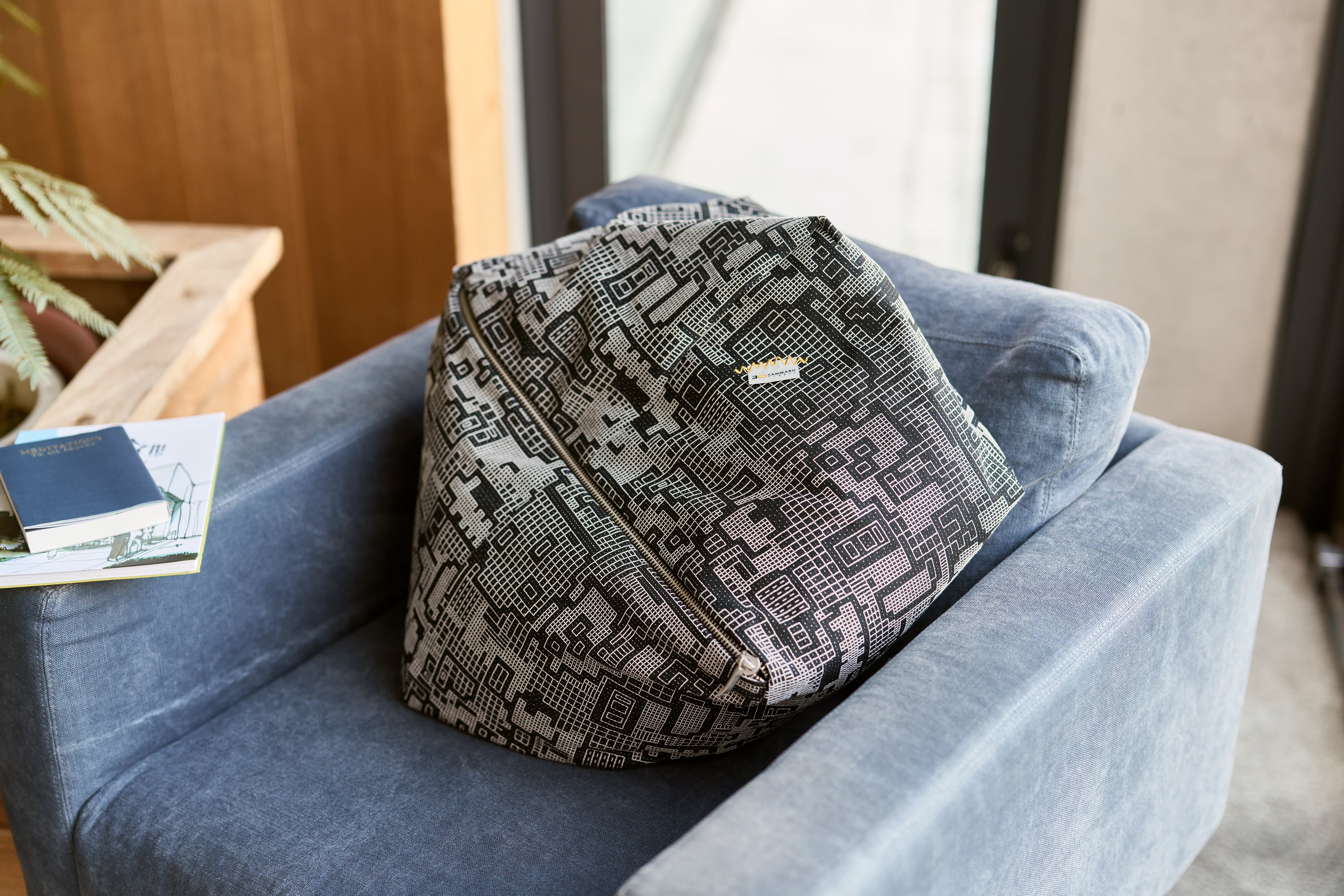 Pentagon cushion | SANMARU FABRIC サンマルファブリック